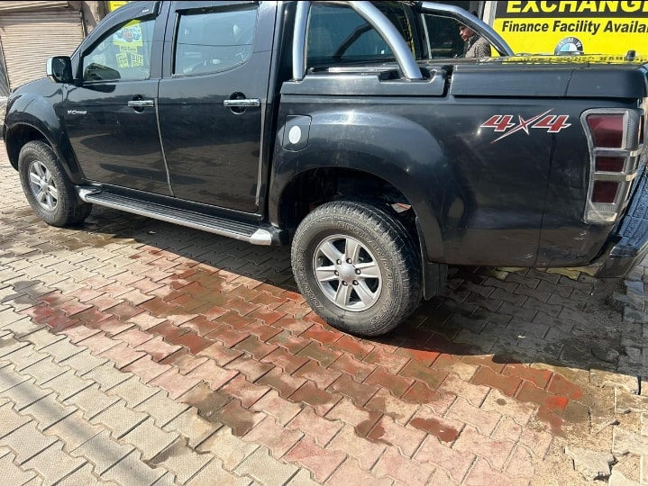 D-Max V-Cross image 2 D-Max V-Cross image 2