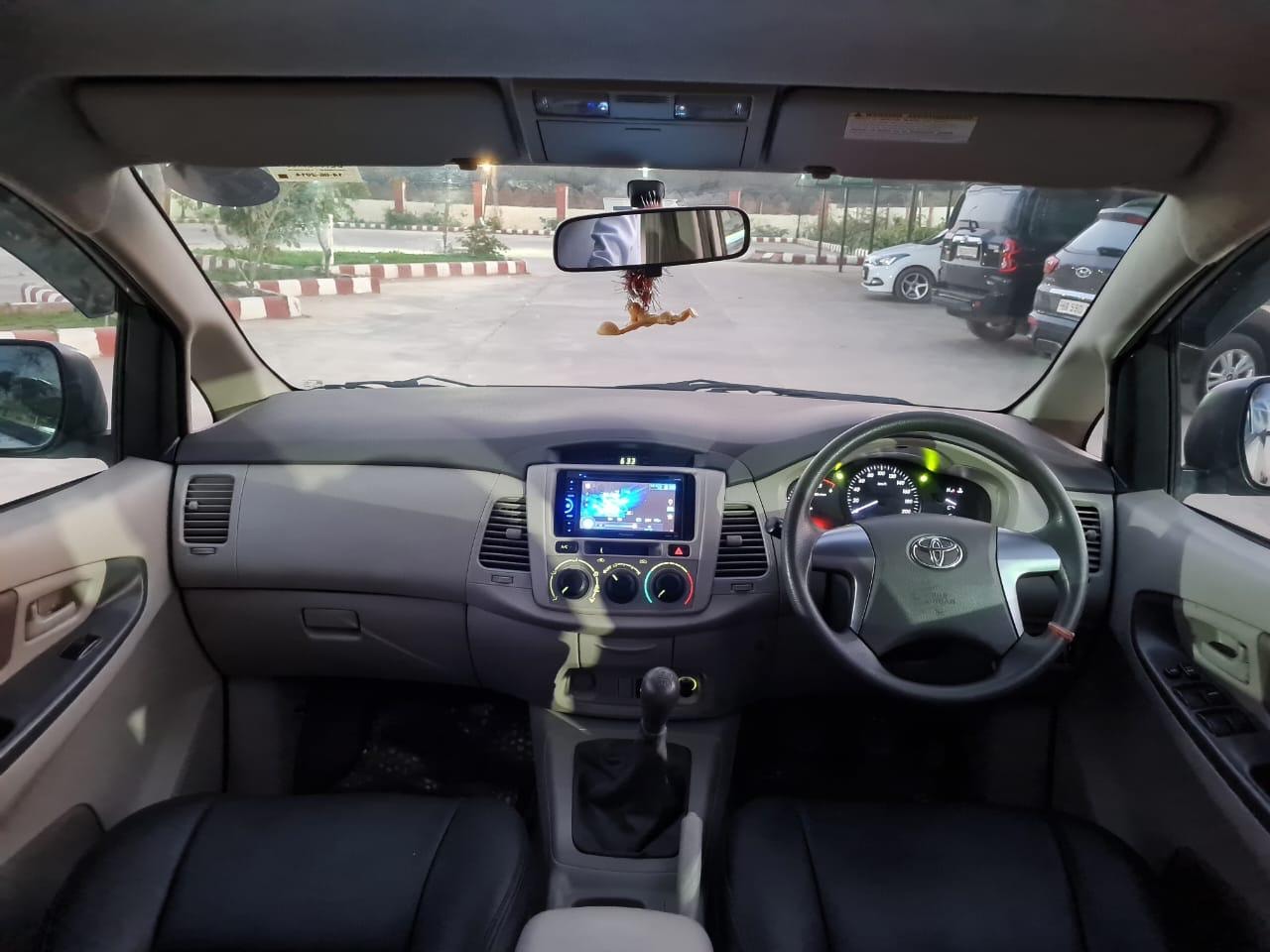 Innova image 15 Innova image 15