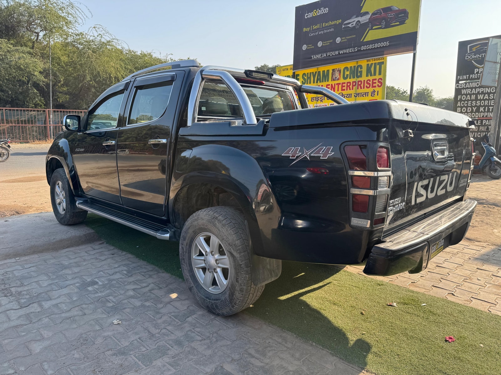 D-Max V-Cross image 2 D-Max V-Cross image 2