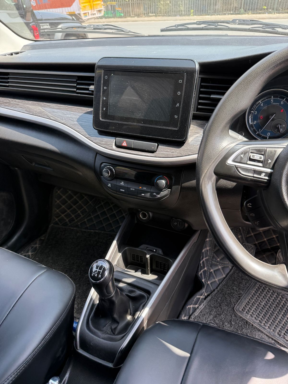 XL6 image 10 XL6 image 10