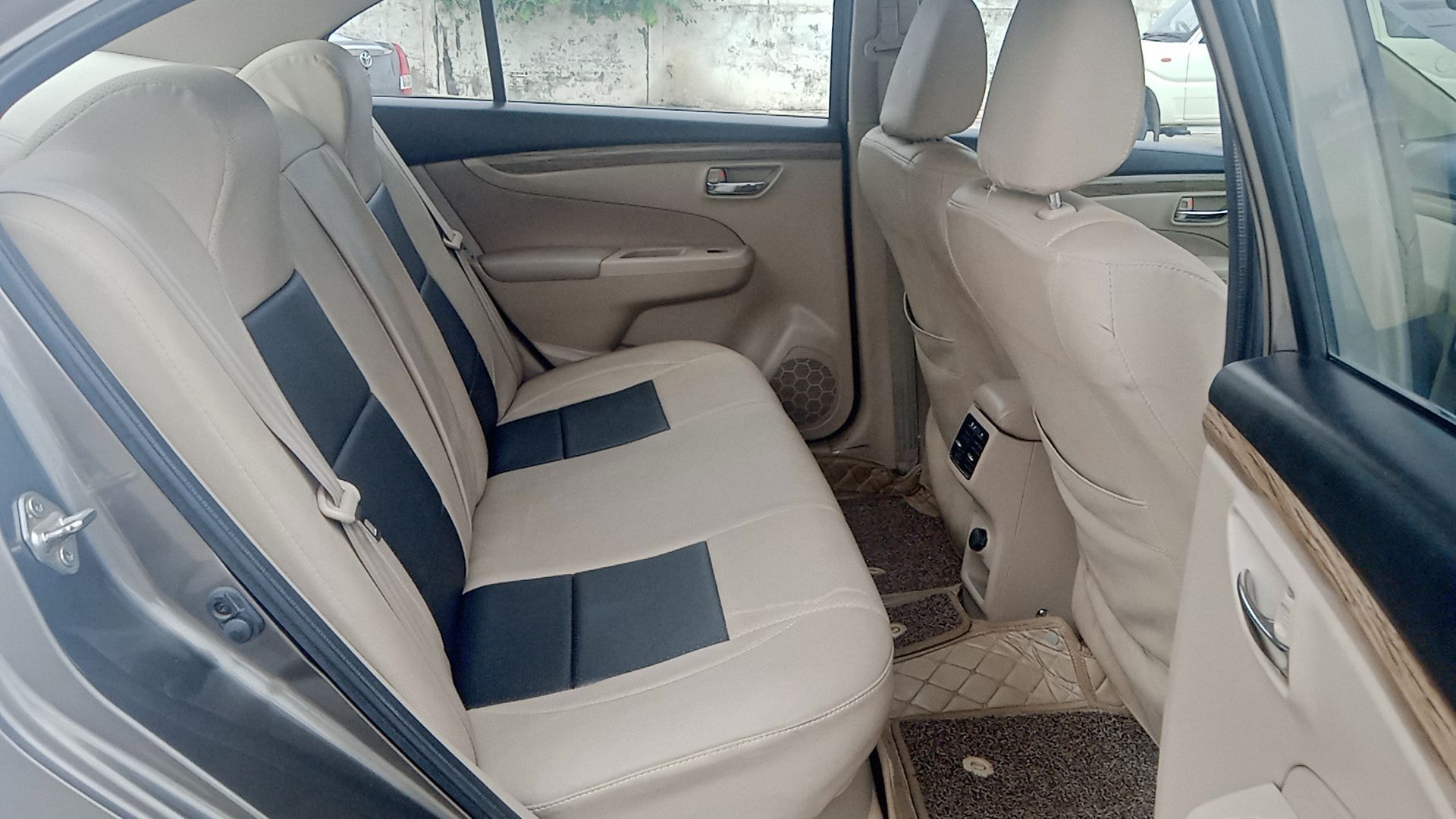 Ciaz image 19 Ciaz image 19