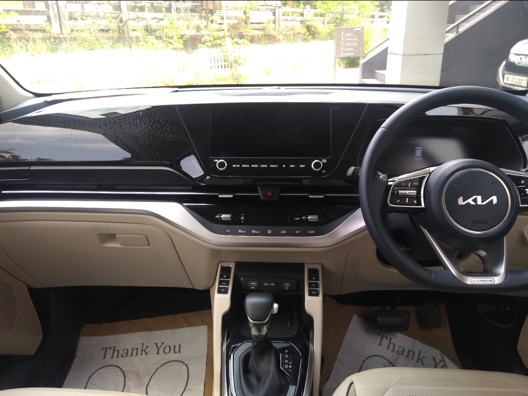 Carens image 12 Carens image 12