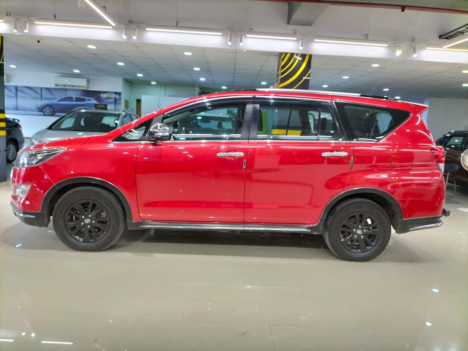 Innova Crysta image 1 Innova Crysta image 1