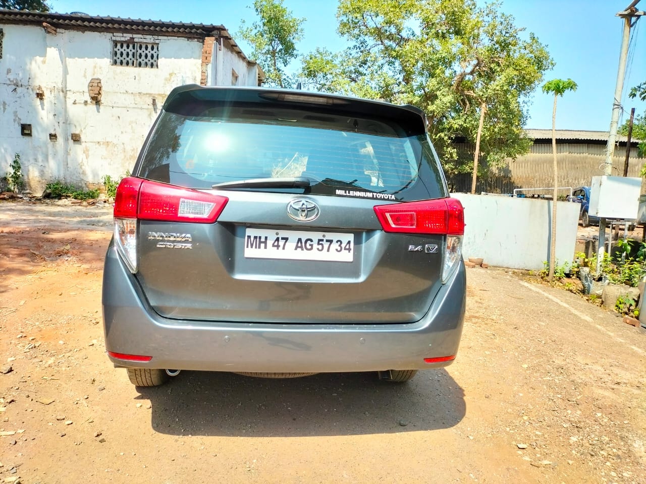 Innova Crysta image 4 Innova Crysta image 4