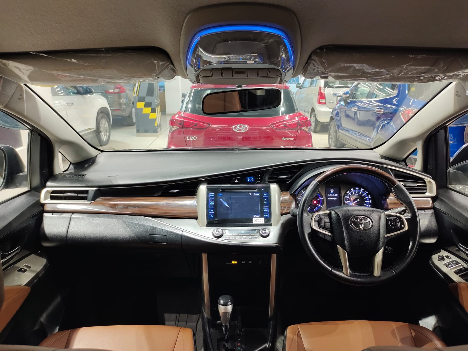 Innova Crysta image 8 Innova Crysta image 8