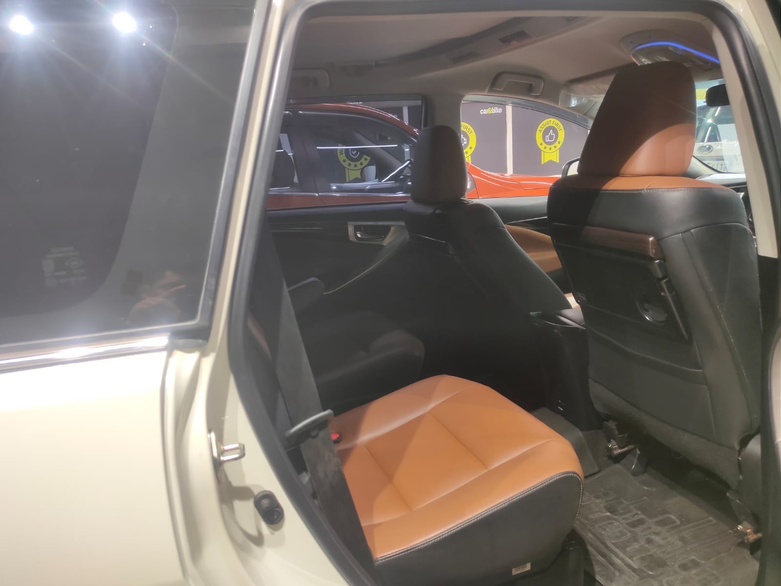 Innova Crysta image 5 Innova Crysta image 5