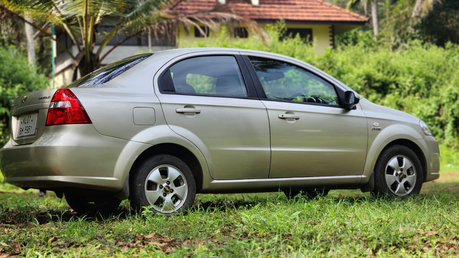 Aveo image 8 Aveo image 8