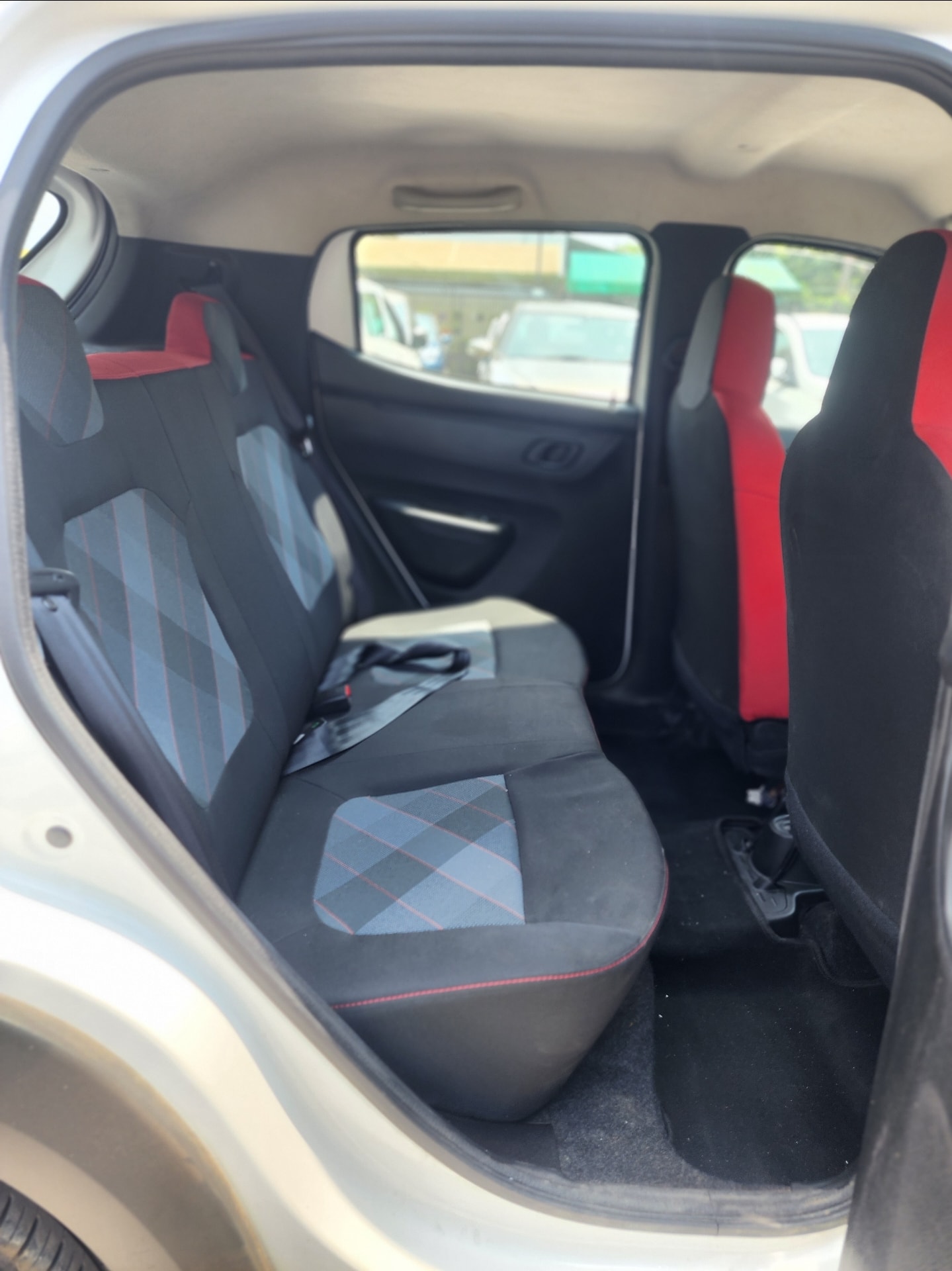 Kwid image 12 Kwid image 12