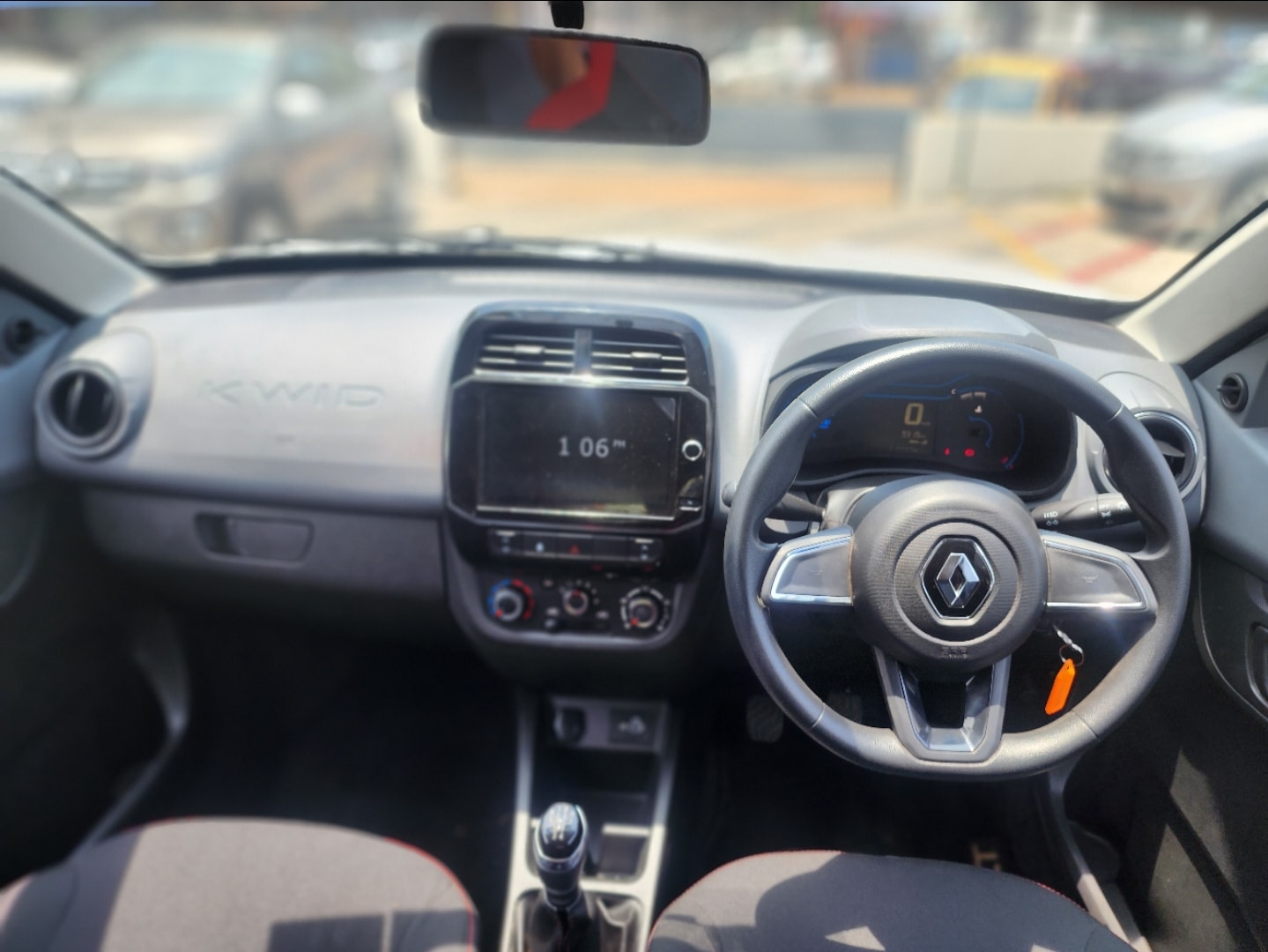 Kwid image 10 Kwid image 10