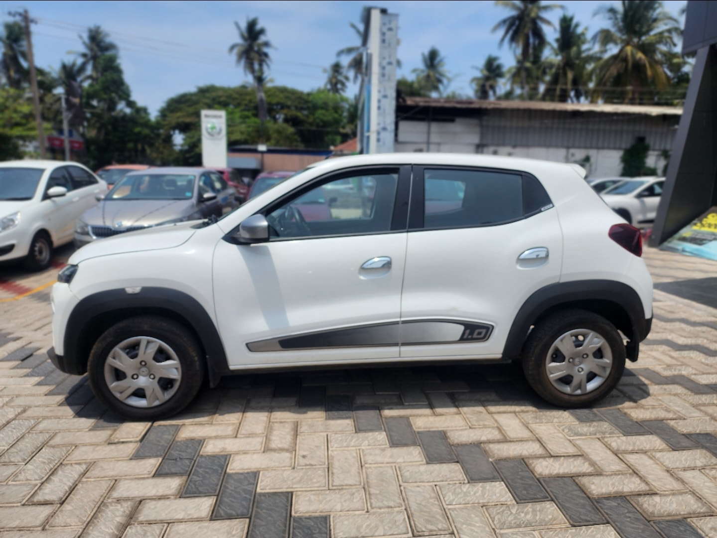 Kwid image 2 Kwid image 2