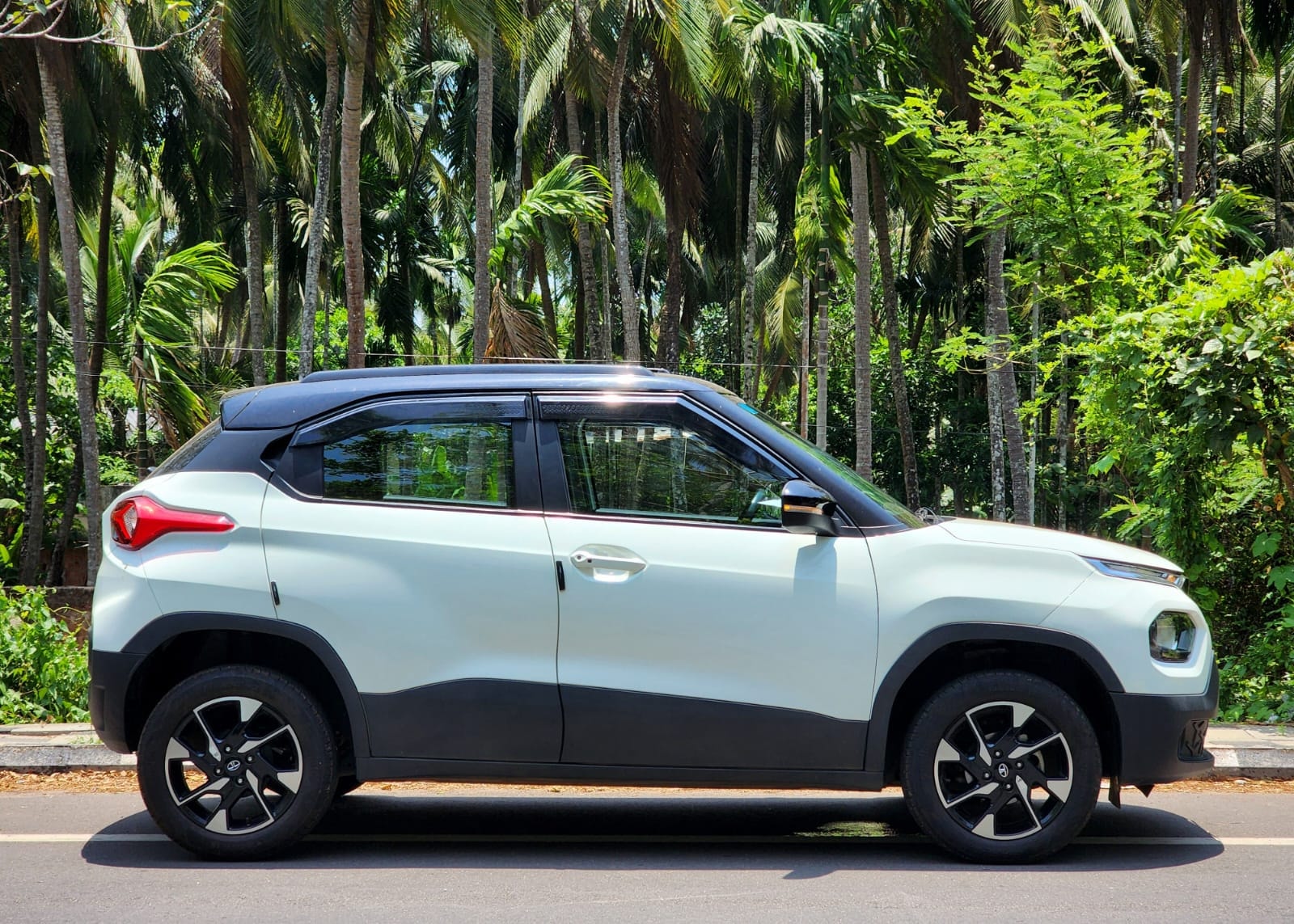 Punch image 6 Punch image 6