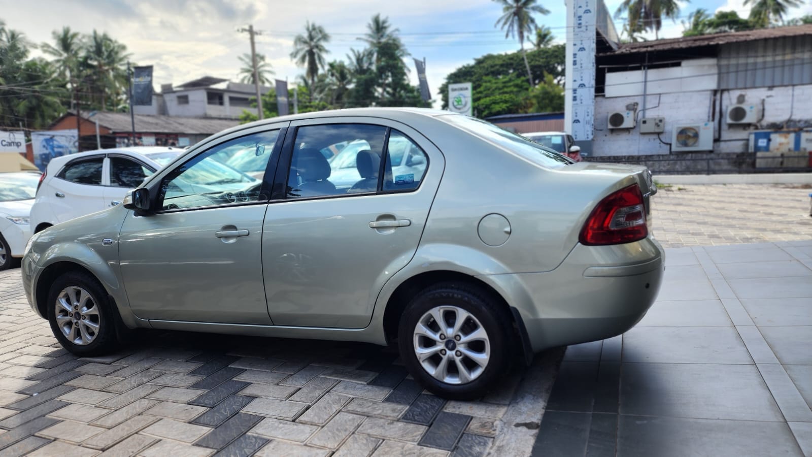 Fiesta Classic image 2 Fiesta Classic image 2