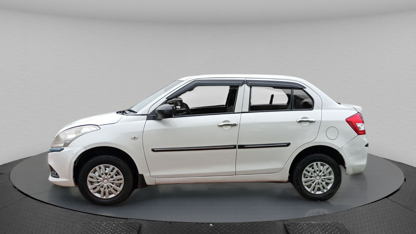 Swift DZire image 2 Swift DZire image 2