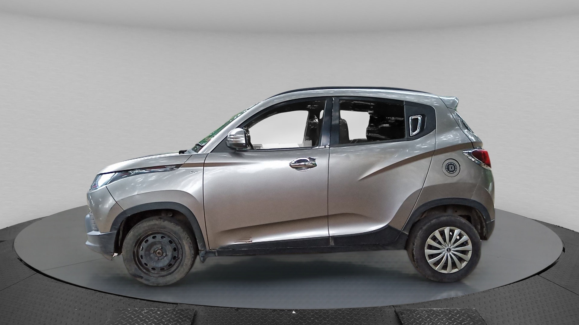 KUV100 image 2 KUV100 image 2