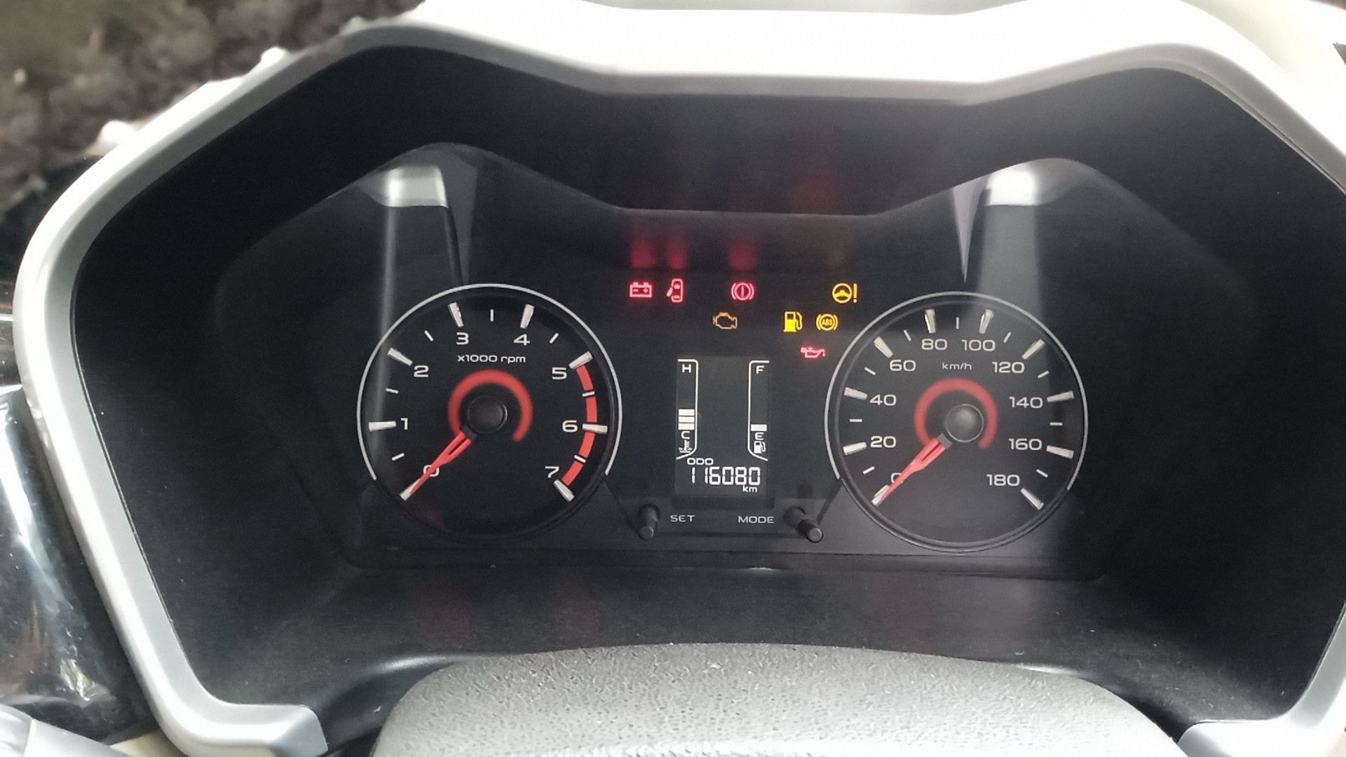 KUV100 image 15 KUV100 image 15