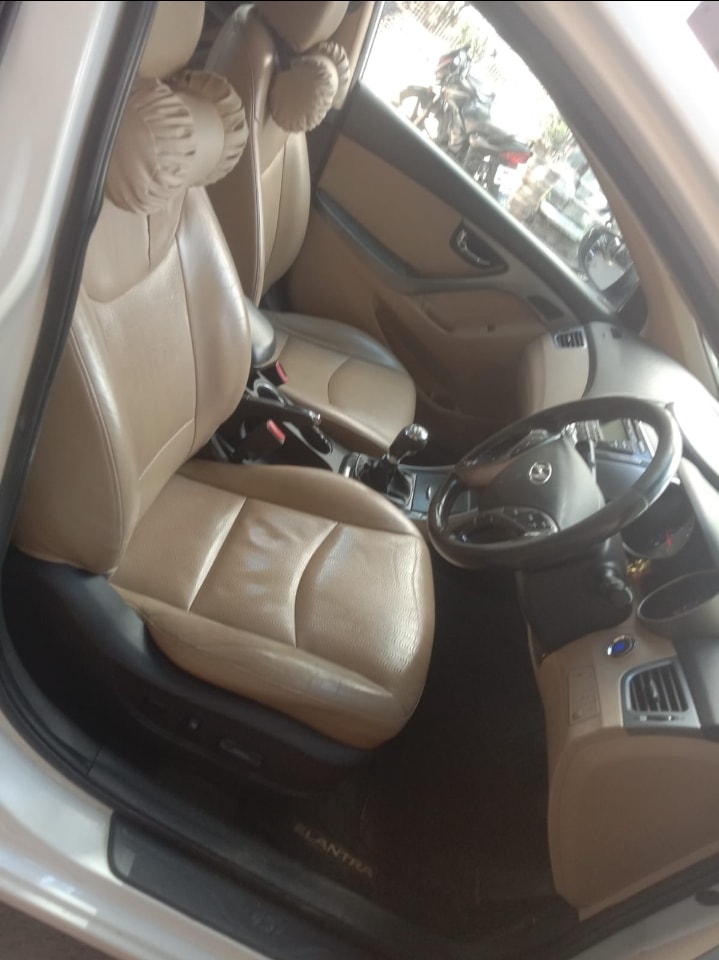 Elantra image 2 Elantra image 2