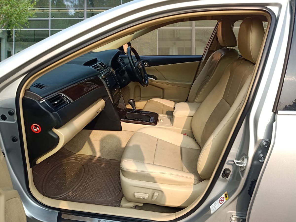 Camry image 16 Camry image 16