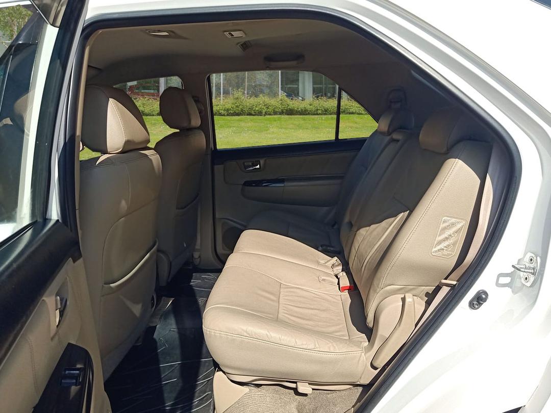 2014 Toyota Fortuner 3.0 4x2 AT Back Seats 