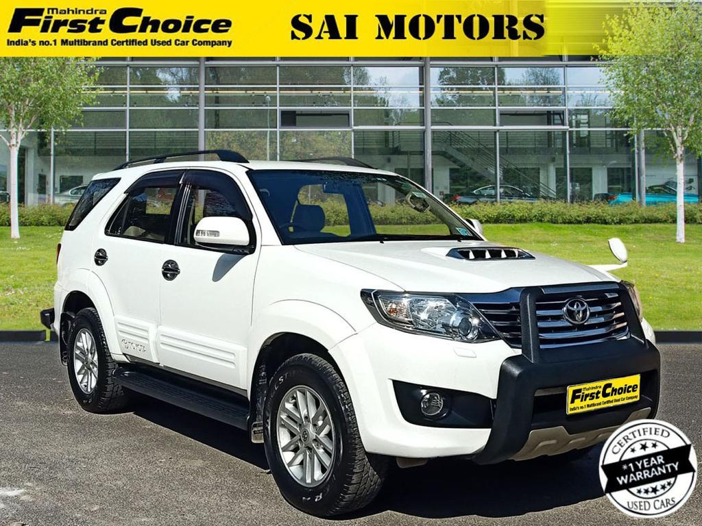 2014 Toyota Fortuner 3.0 4x2 AT Front Right View 