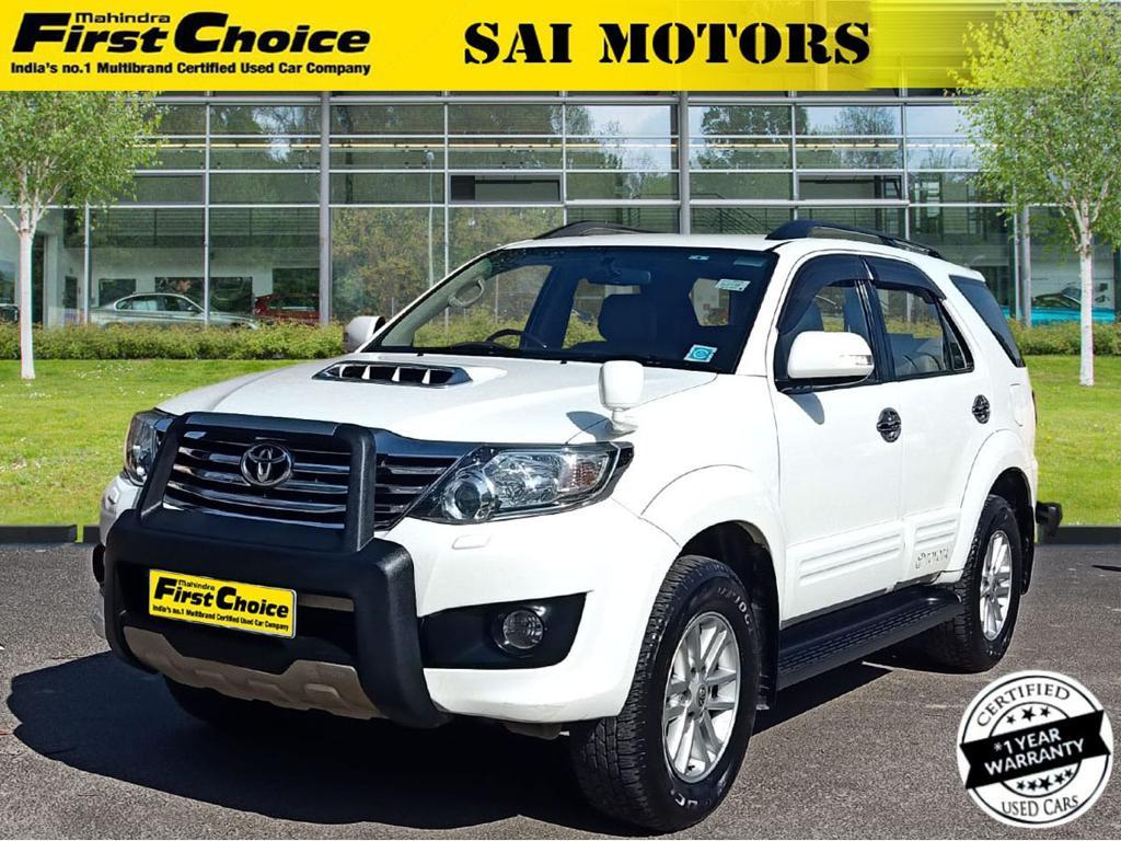 2014 Toyota Fortuner 3.0 4x2 AT Front View 