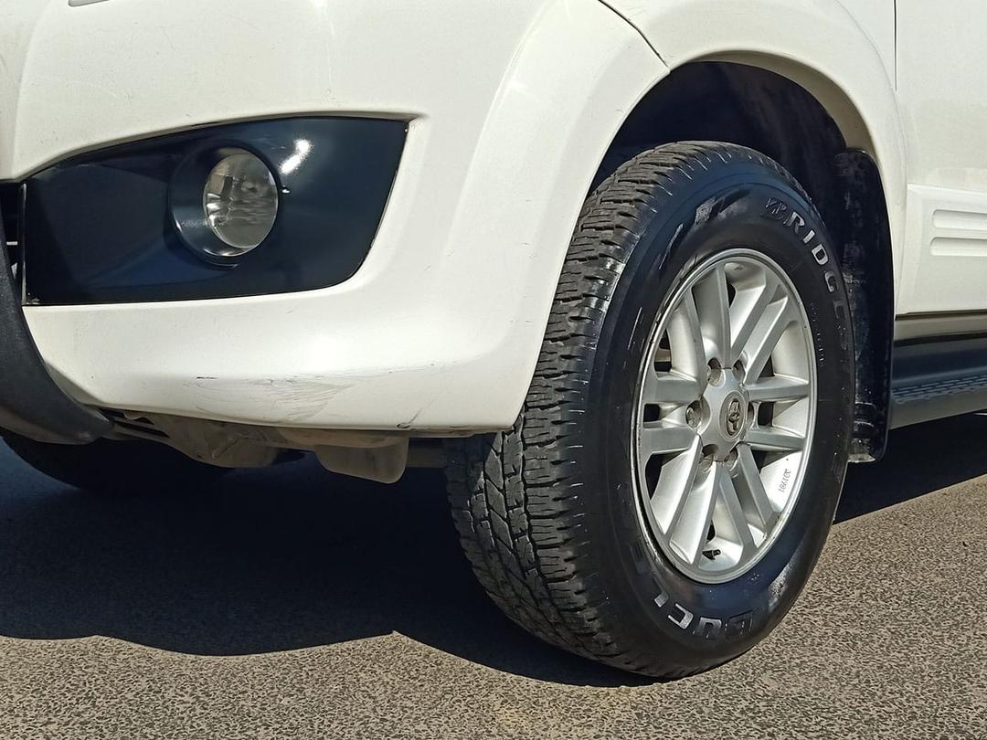 2014 Toyota Fortuner 3.0 4x2 AT Wheels Tyres 
