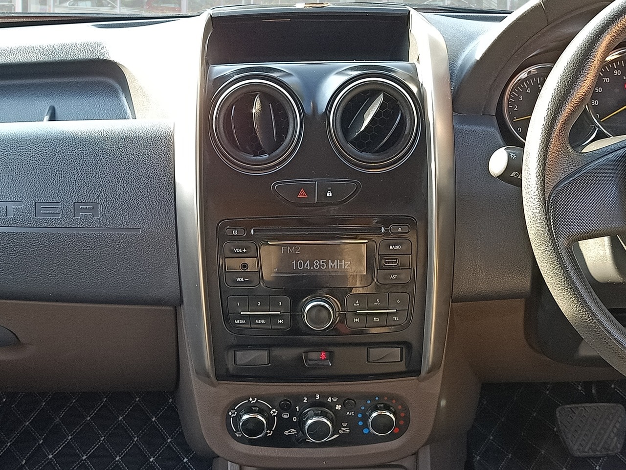 Duster image 12 Duster image 12