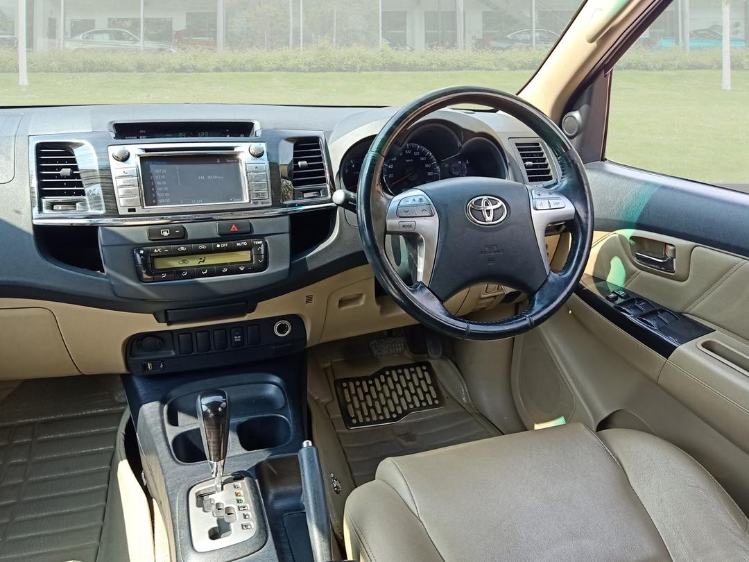 2015 Toyota Fortuner 3.0 4x2 AT Steering 