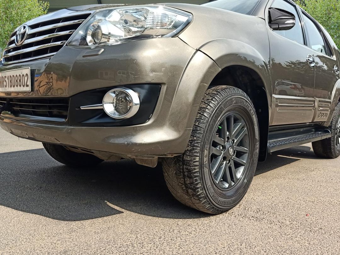 2015 Toyota Fortuner 3.0 4x2 AT Wheels Tyres 