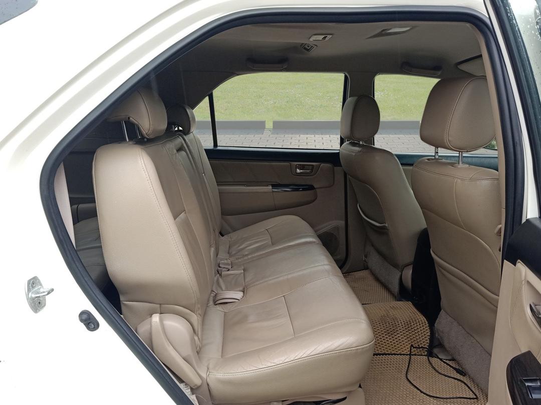 2014 Toyota Fortuner 3.0 4x4 MT Back Seats 