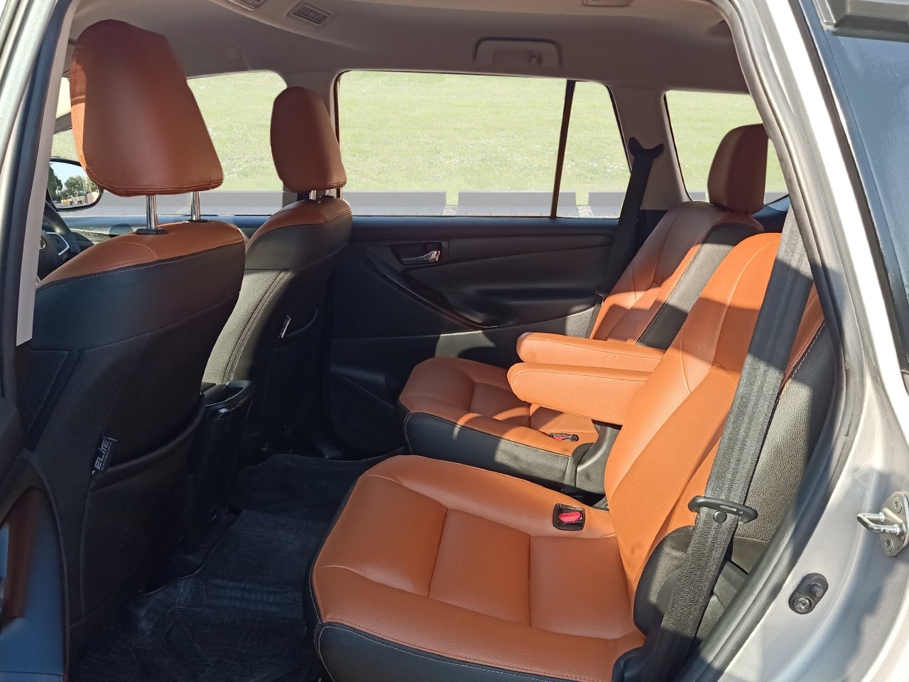 Innova Crysta image 17 Innova Crysta image 17