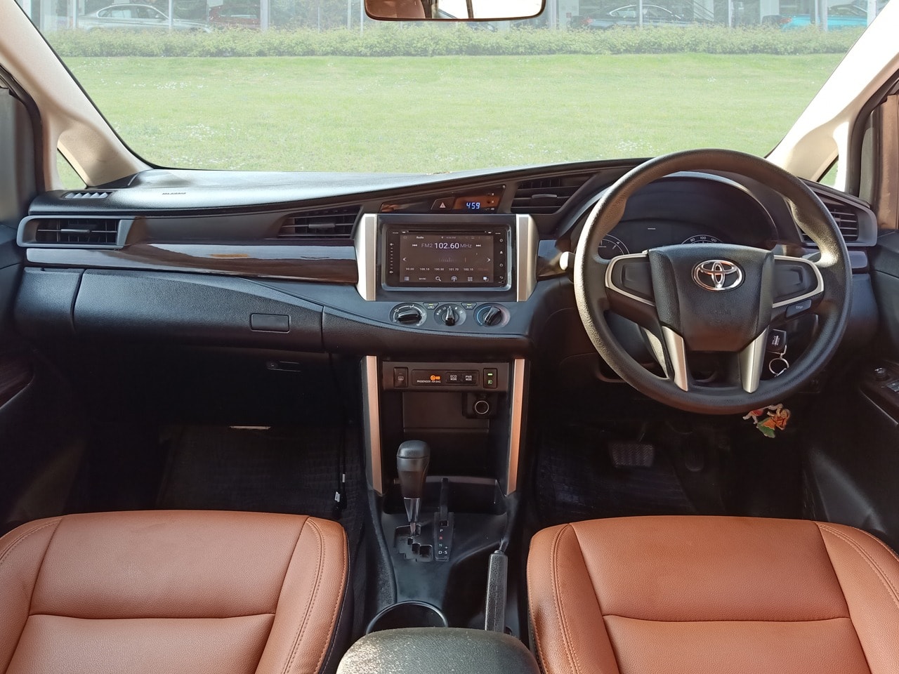 Innova Crysta image 14 Innova Crysta image 14