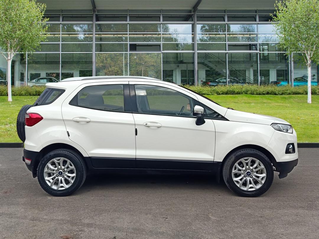 2014 Ford EcoSport 1.5 TiVCT Petrol Titanium AT Right Side View 
