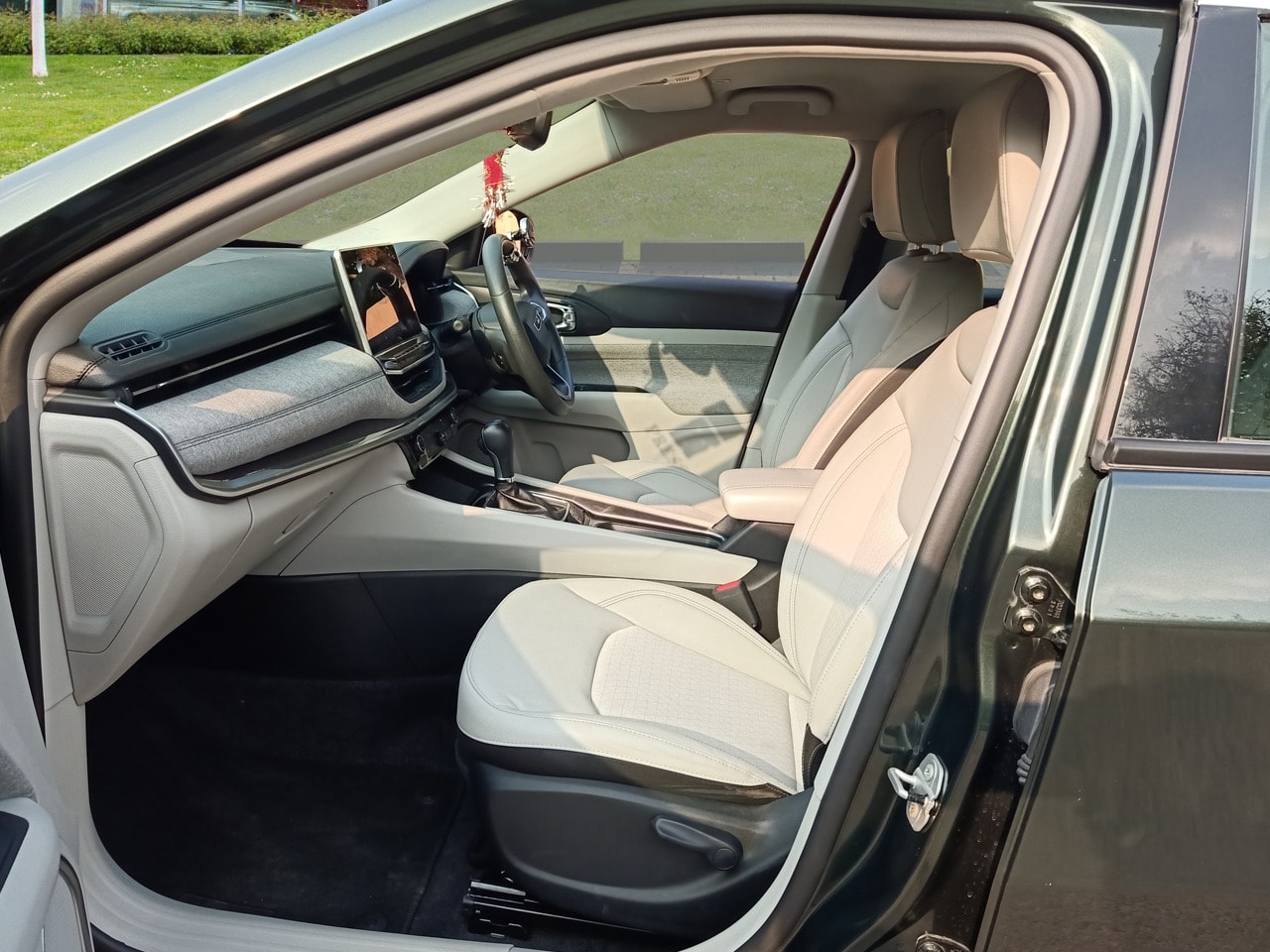 Compass image 15 Compass image 15