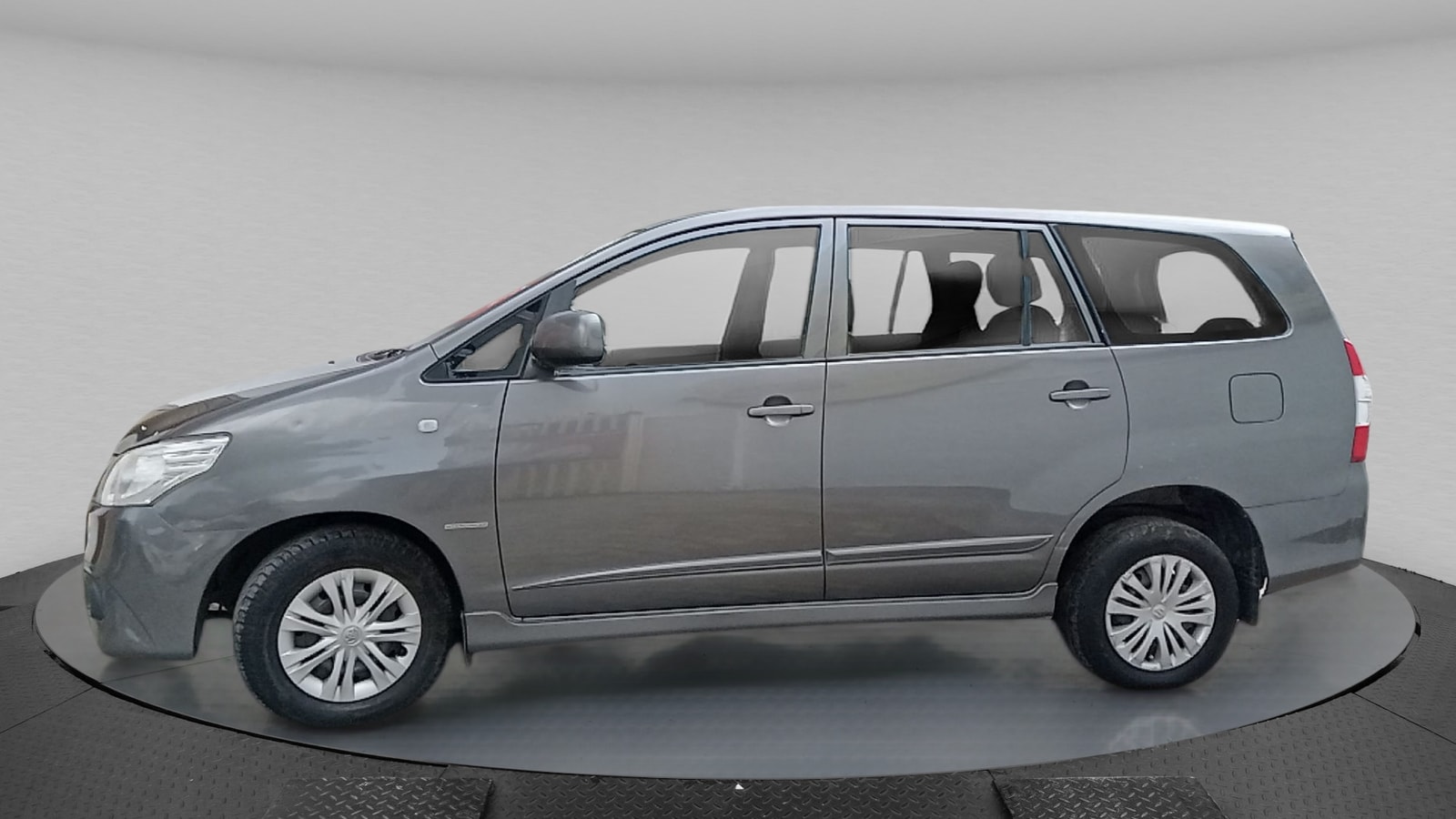 Innova image 2 Innova image 2