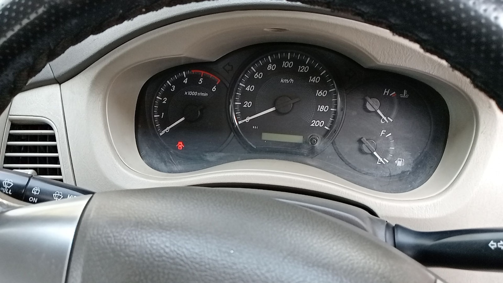 Innova image 16 Innova image 16