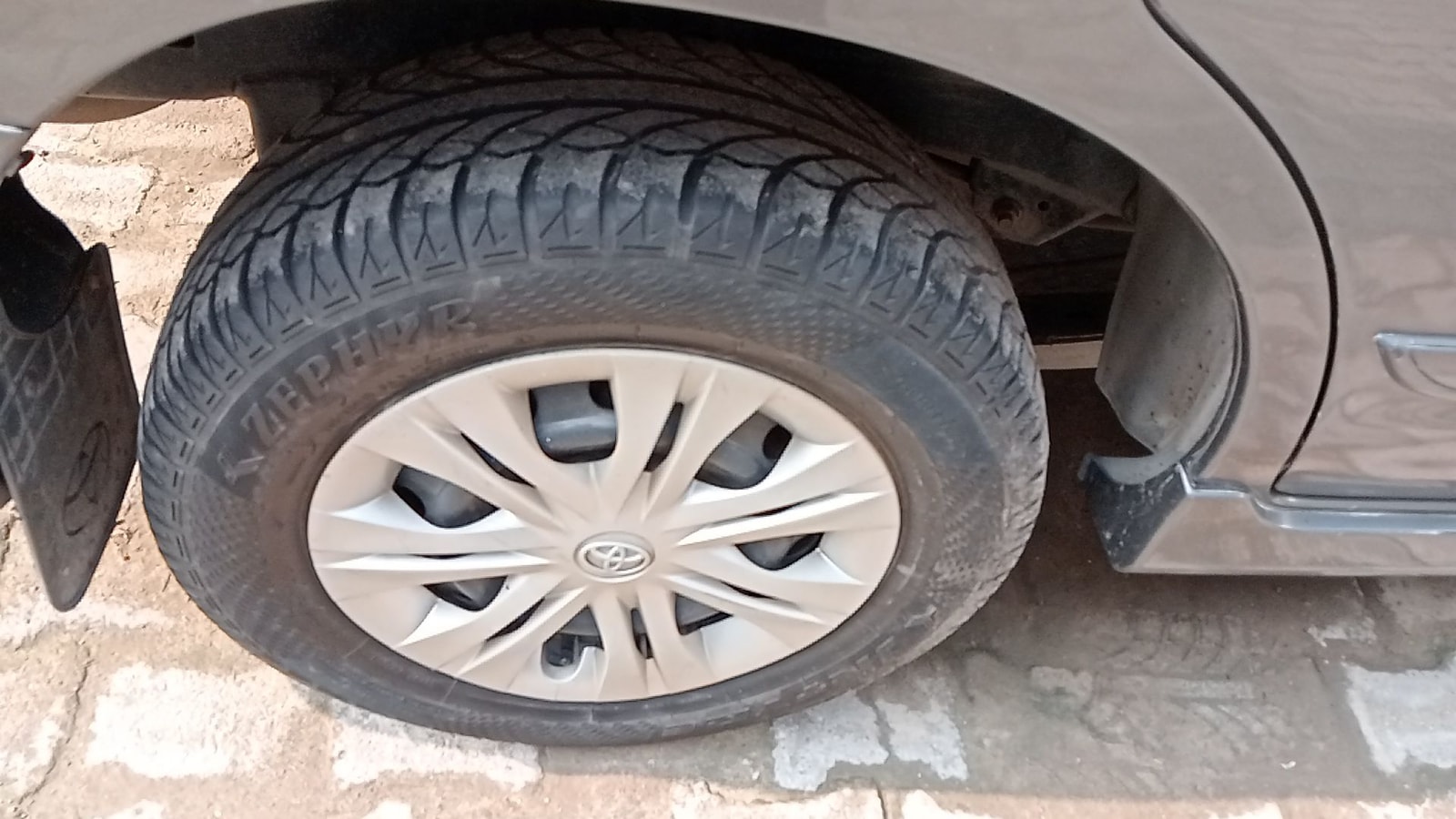 Innova image 5 Innova image 5