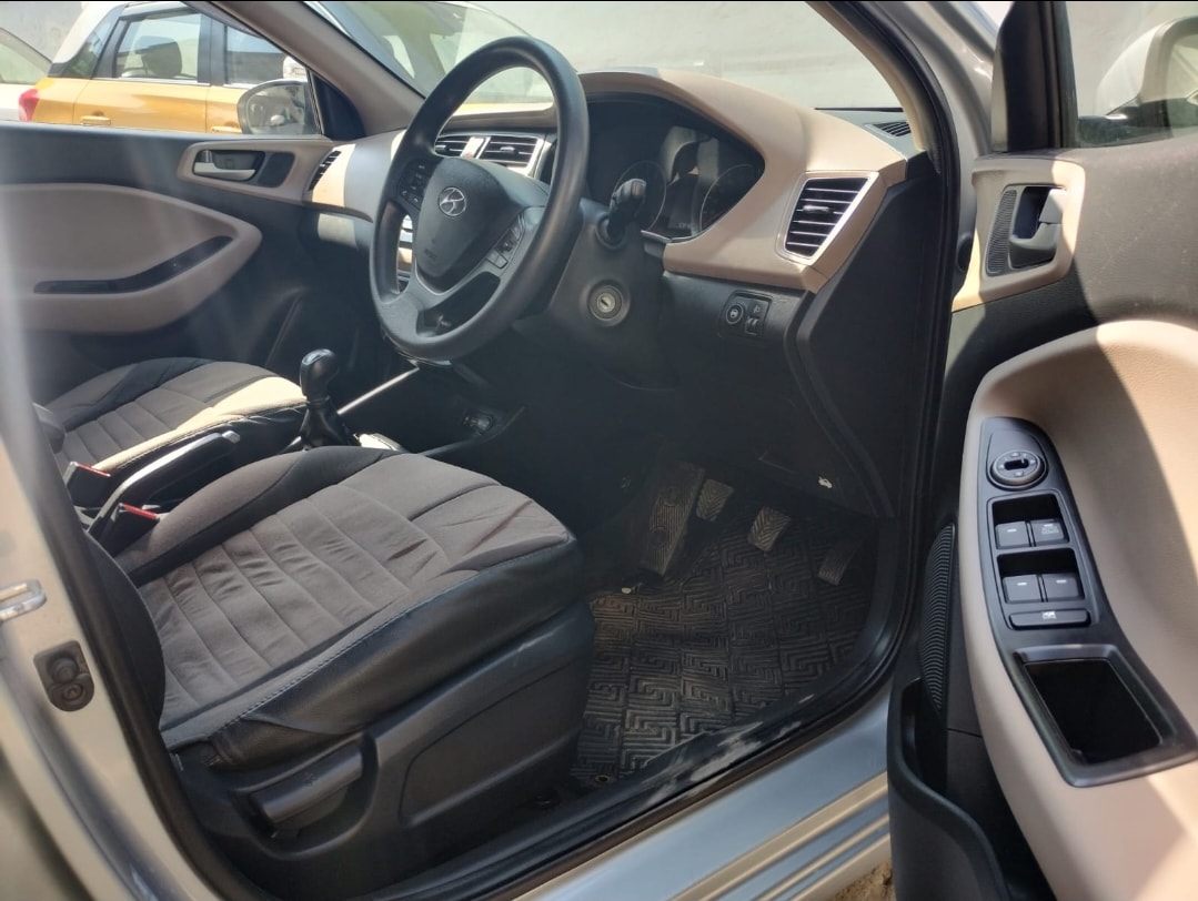 Elite i20 image 14 Elite i20 image 14