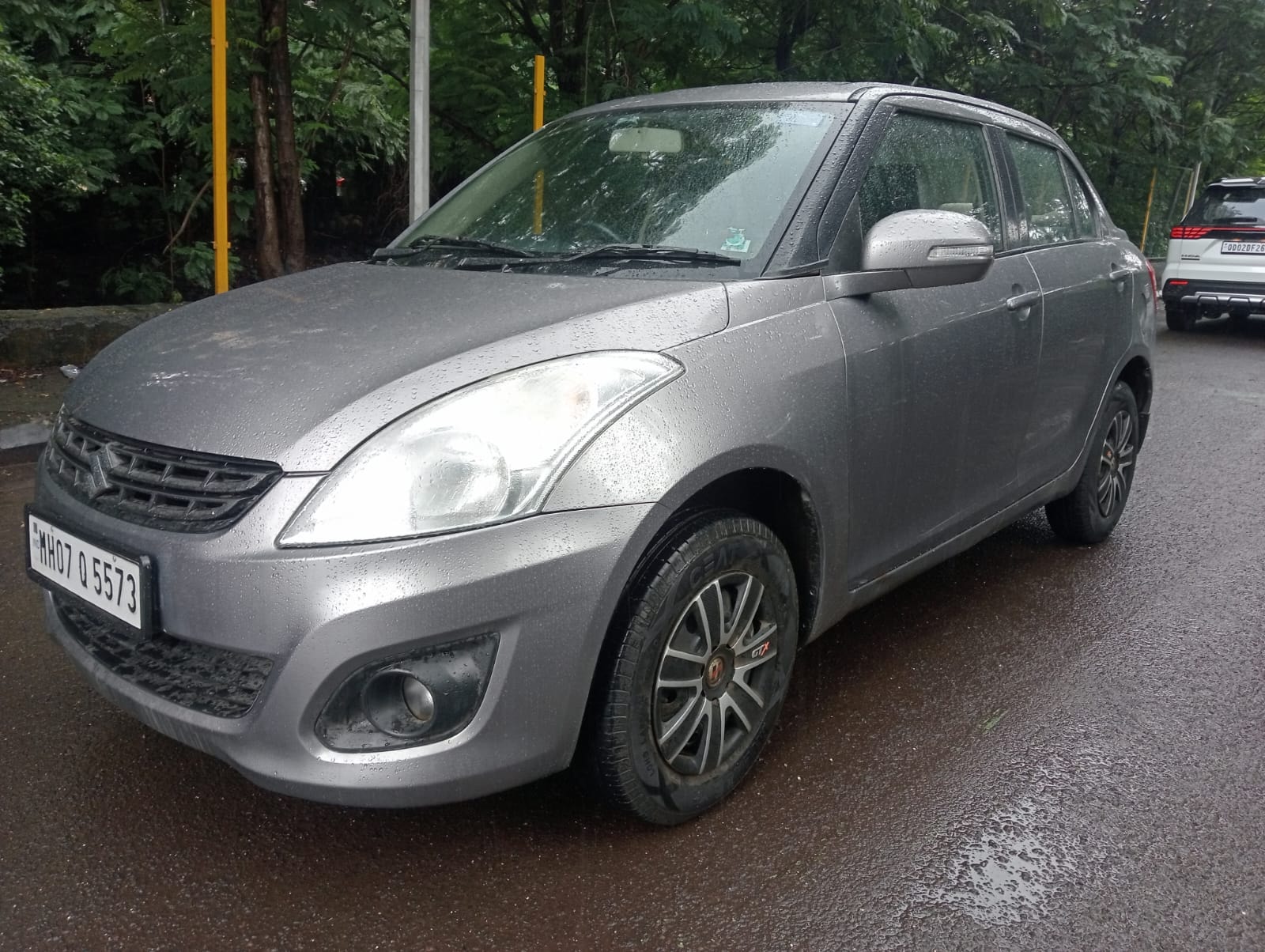 Swift DZire image 1 Swift DZire image 1