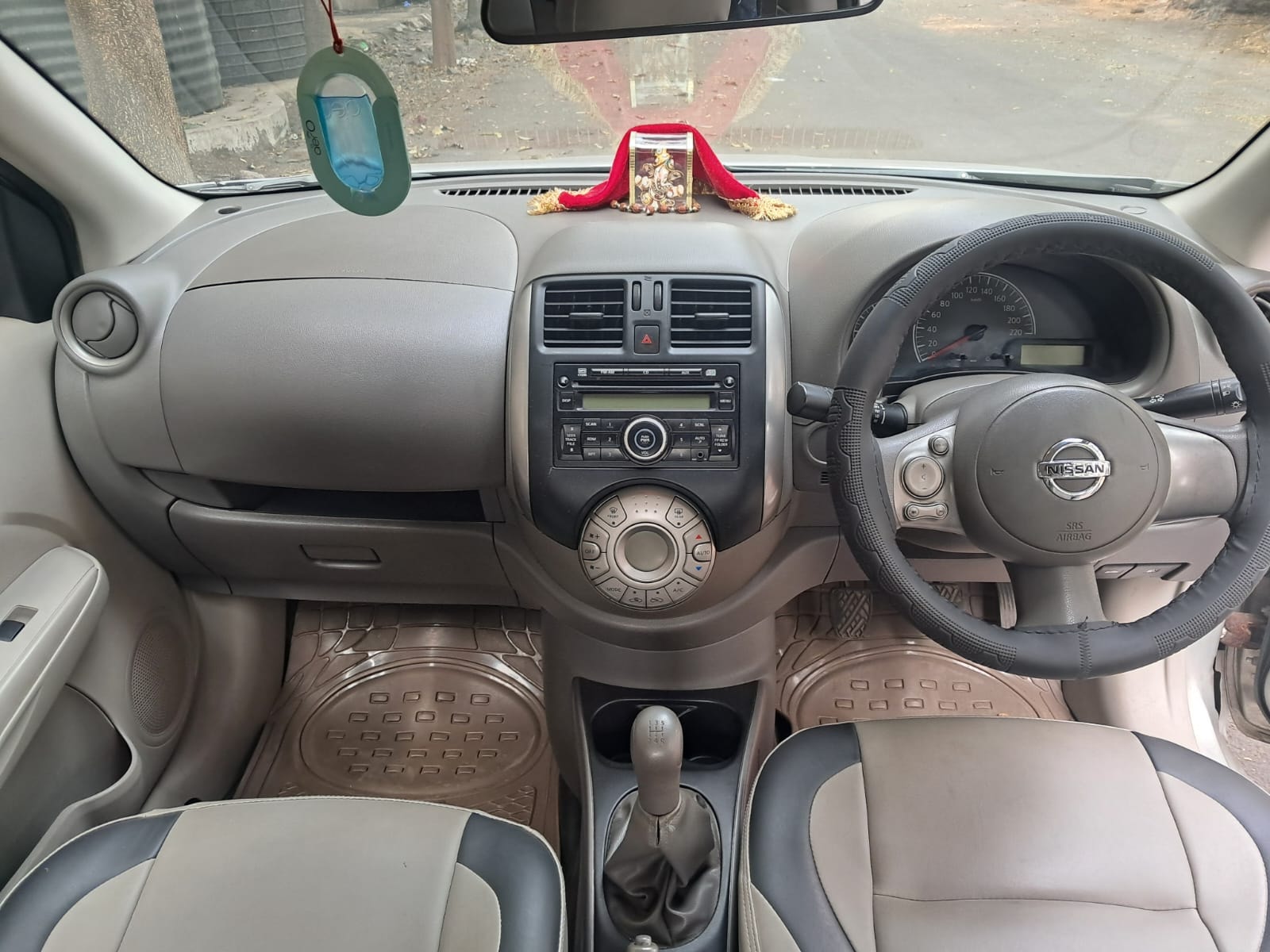 Used 2015 Nissan Sunny Used 2015 Nissan Sunny