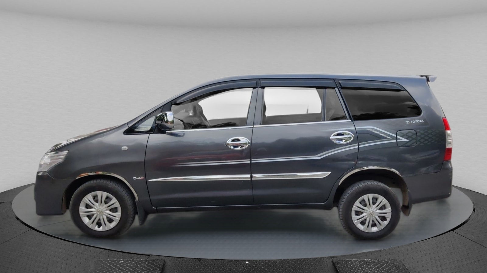 Innova image 2 Innova image 2