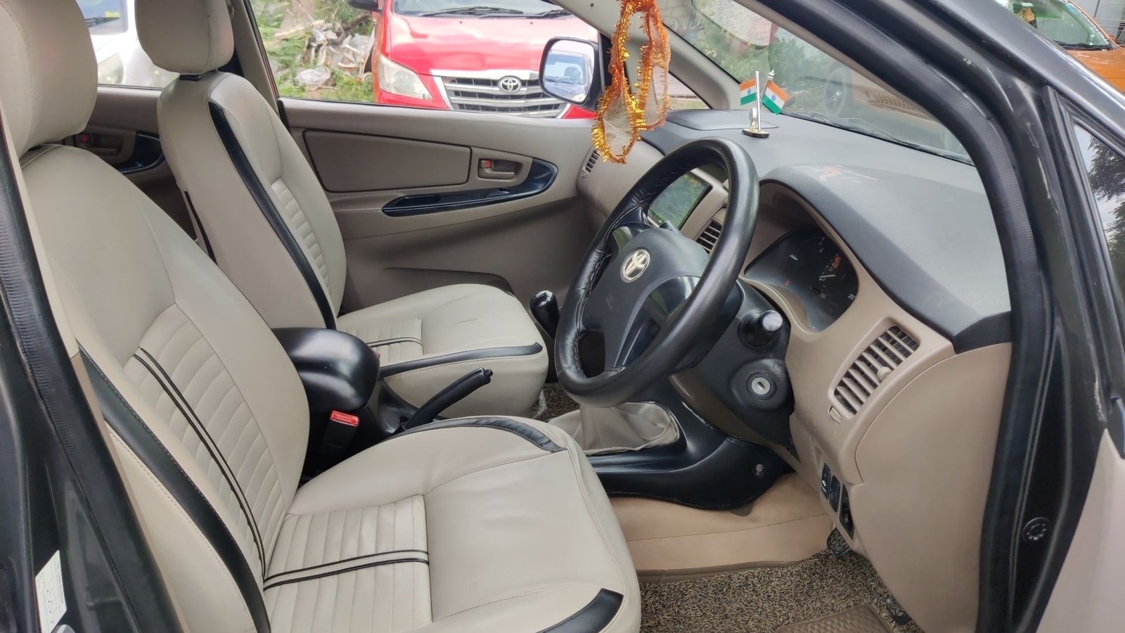 Innova image 18 Innova image 18