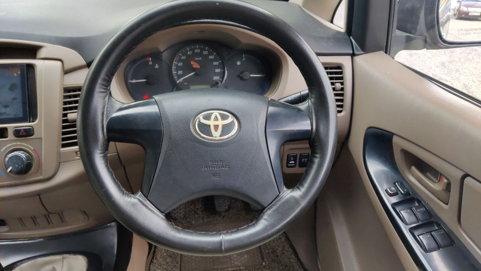 Innova image 17 Innova image 17