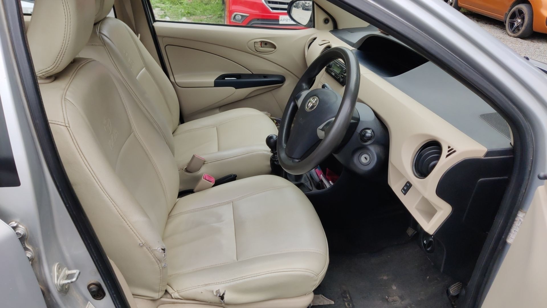 Etios Liva image 18 Etios Liva image 18