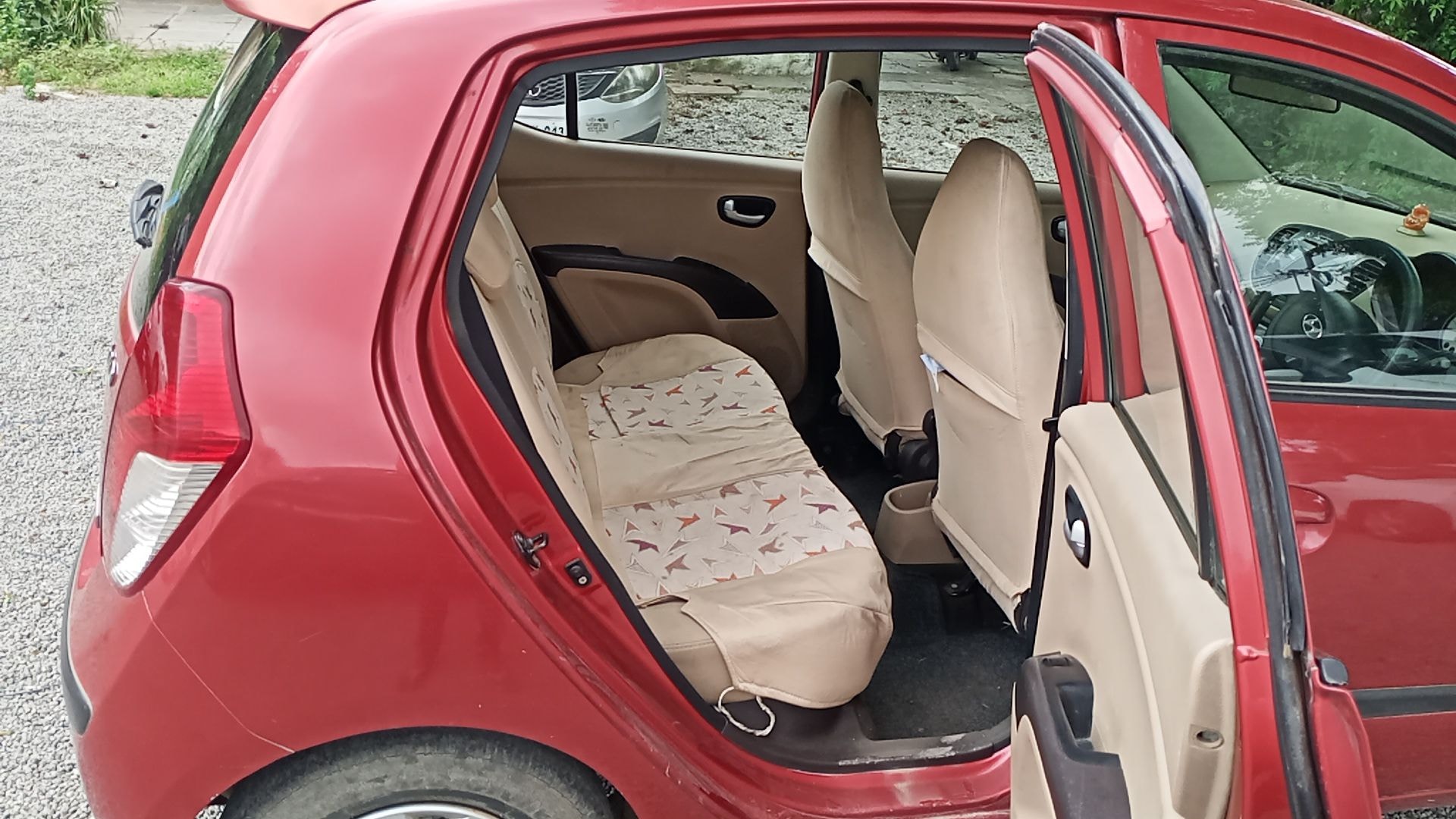 i10 image 19 i10 image 19