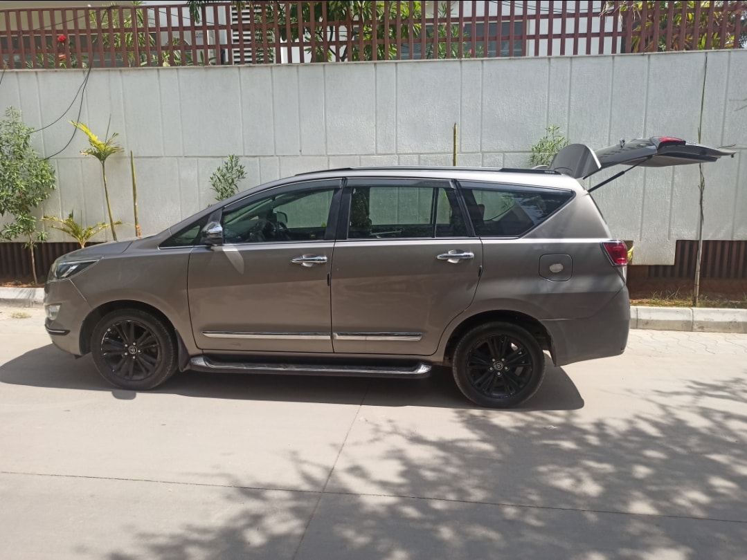 Innova Crysta image 9 Innova Crysta image 9