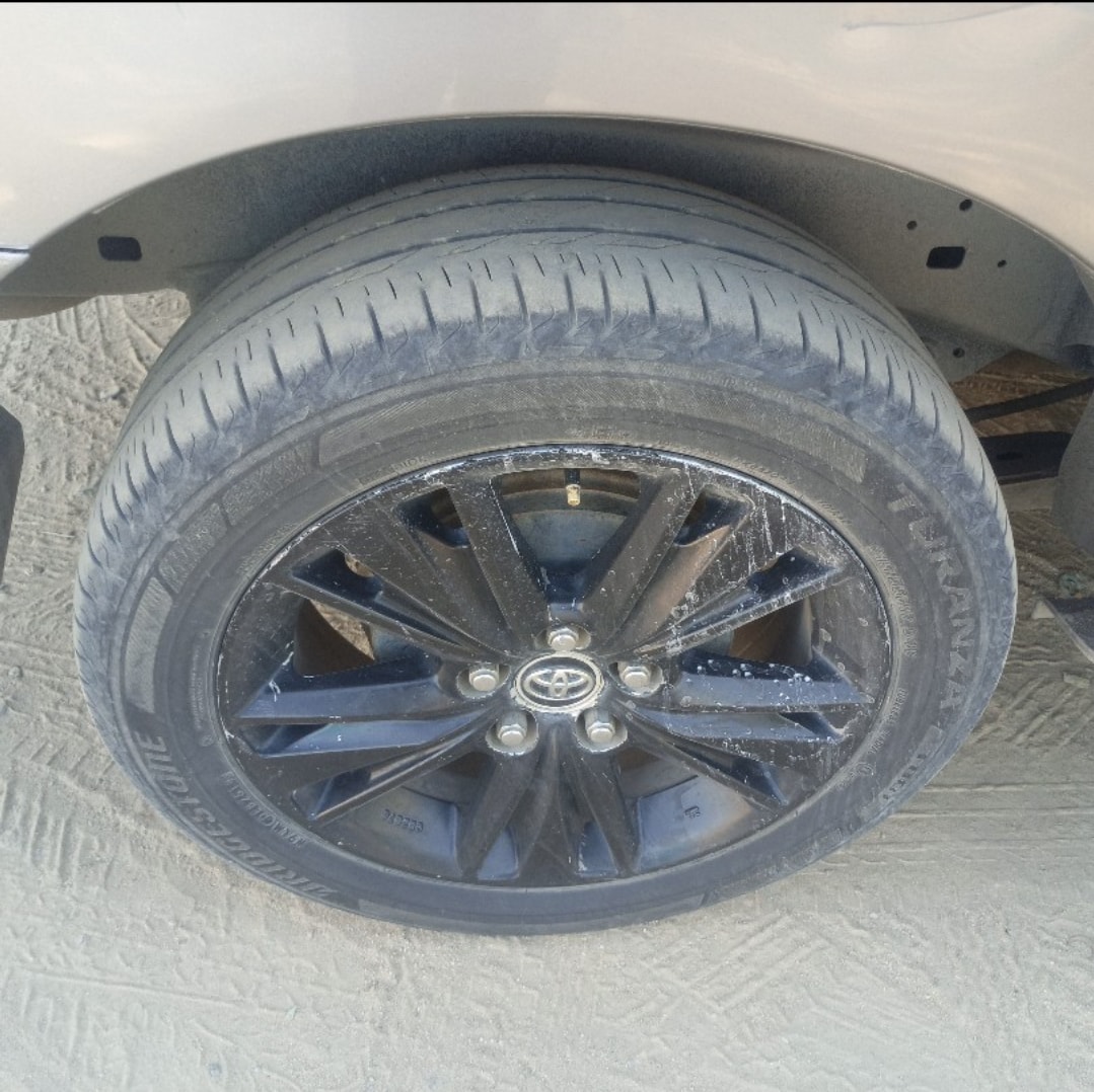 Innova Crysta image 8 Innova Crysta image 8