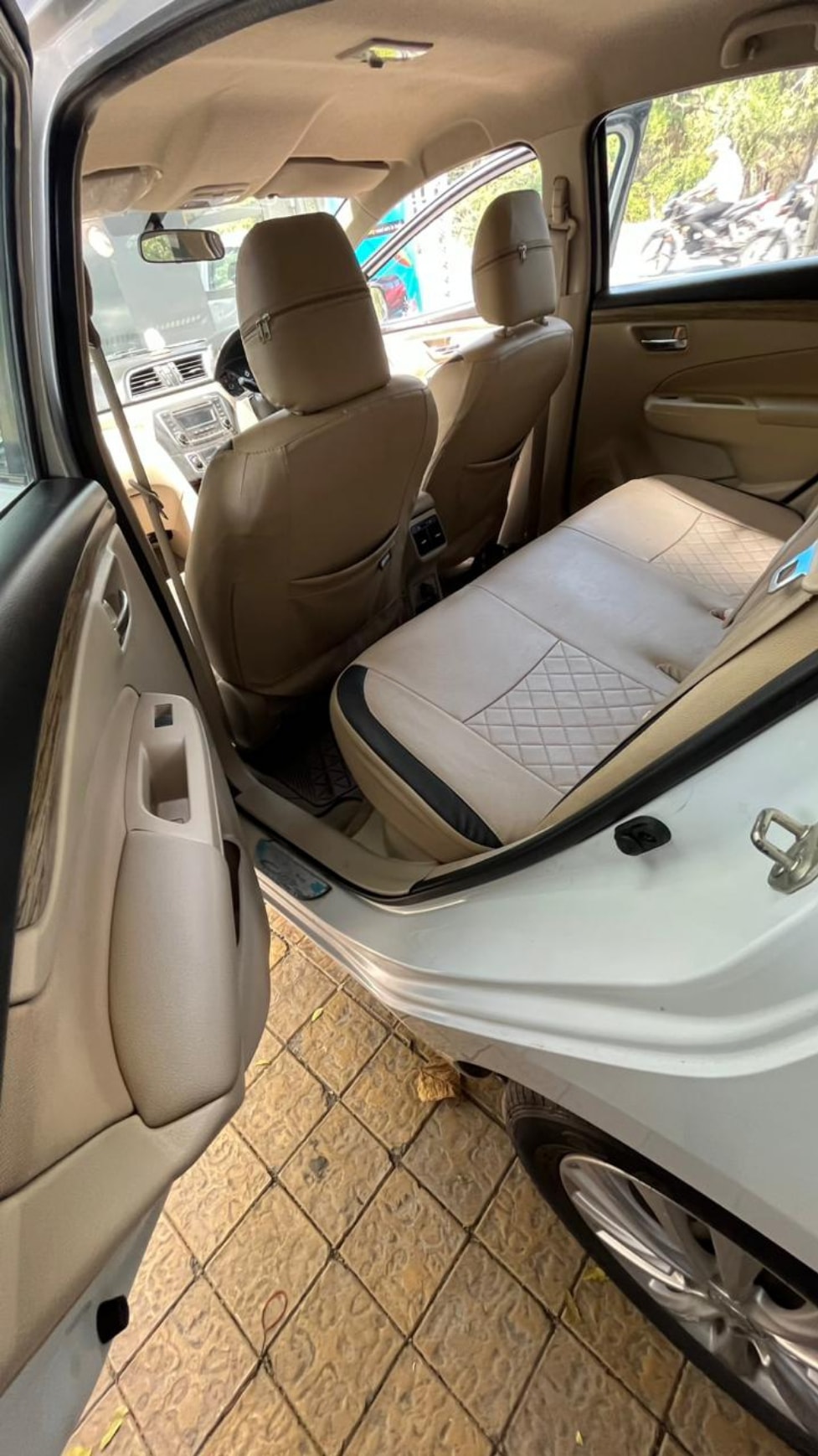 Ciaz image 17 Ciaz image 17