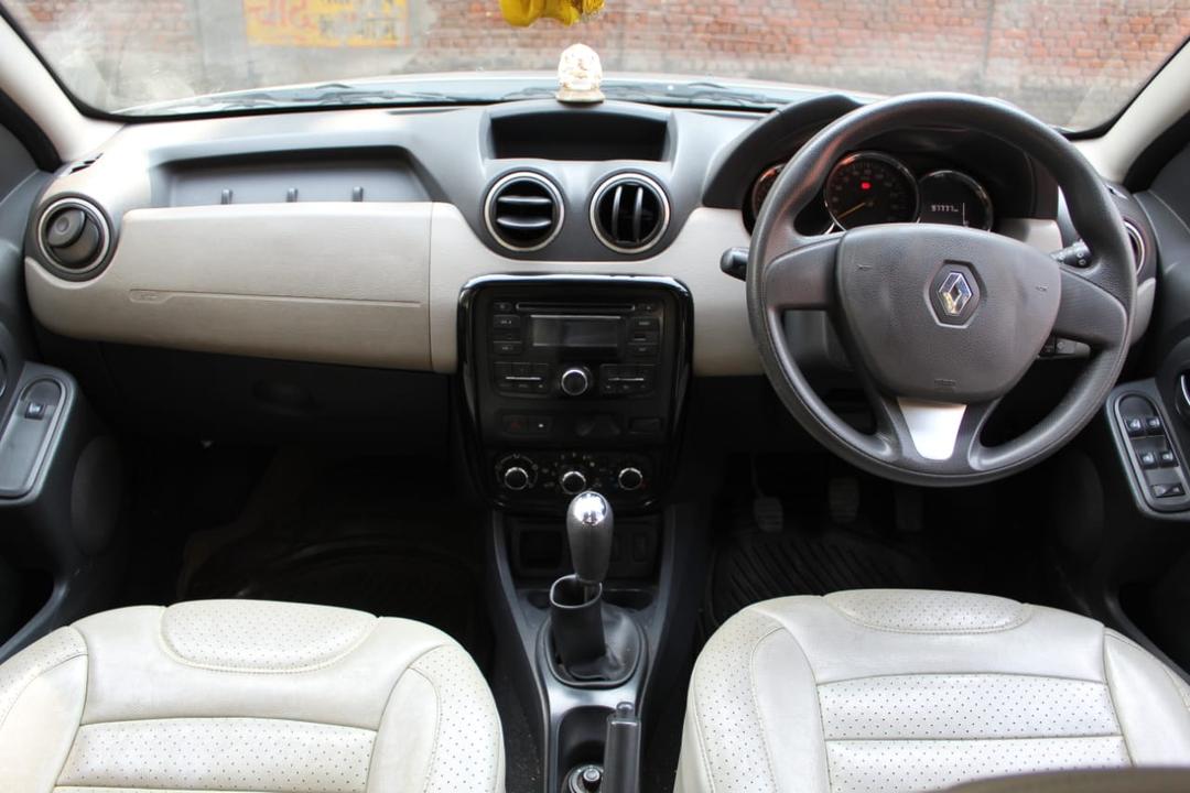 2014 Renault Duster RxL Diesel 110 PS AWD Dashboard 