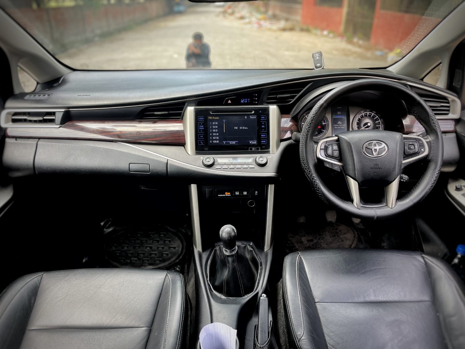 Innova Crysta image 12 Innova Crysta image 12