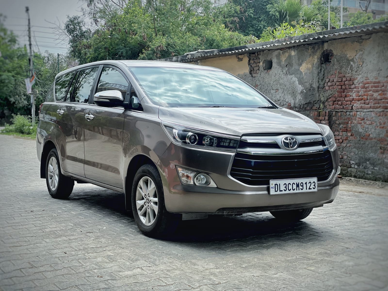 Innova Crysta image 7 Innova Crysta image 7